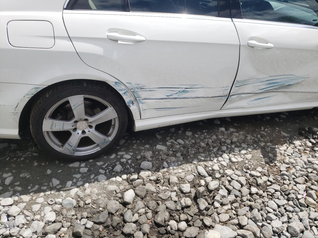 Photo 9 from auction – 2010 MERCEDES-BENZ E 350 with VIN WDDHF5GB3AA098576