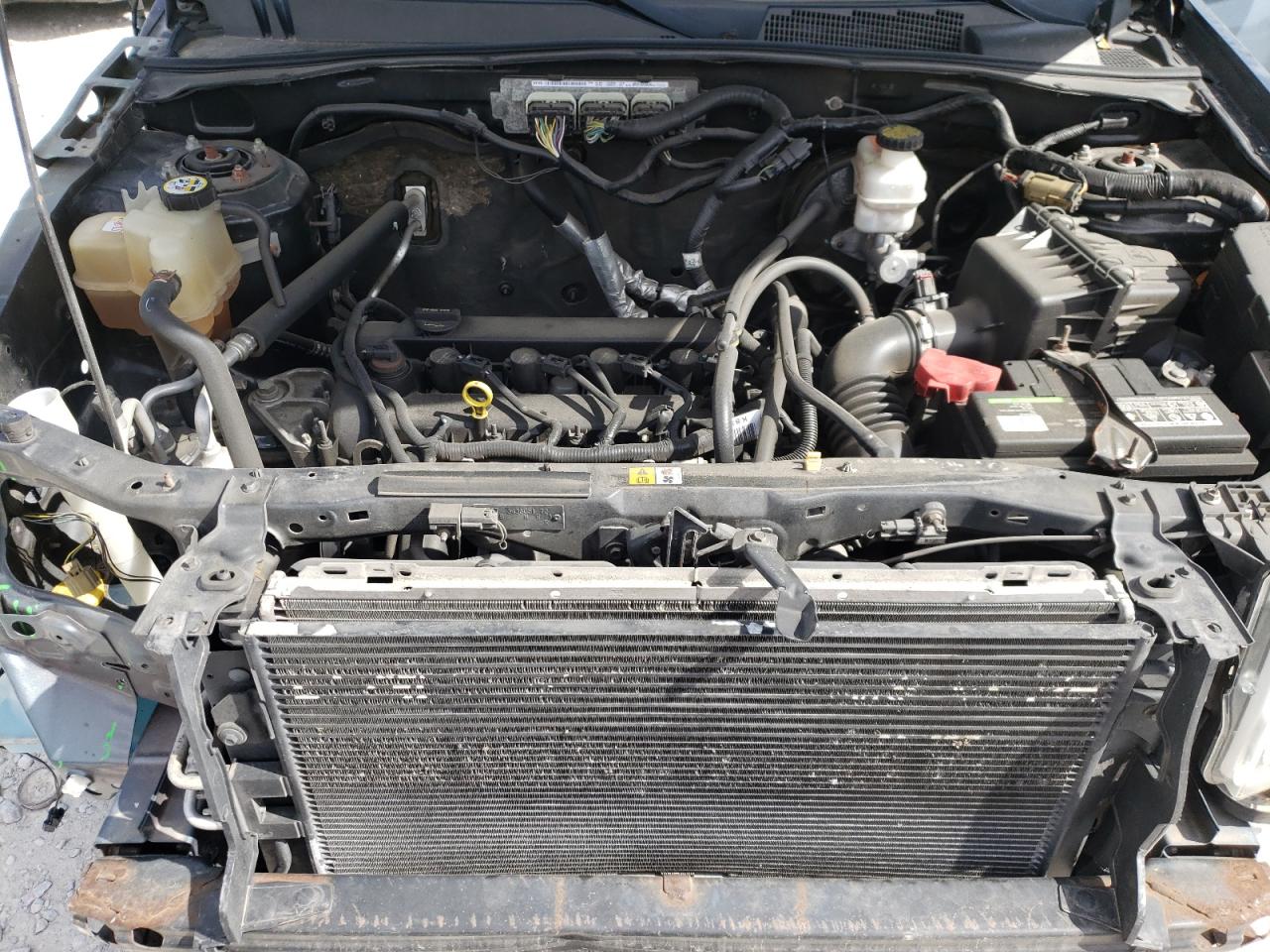 Photo 7 from auction – 2010 FORD ESCAPE LIM with VIN 1FMCU0E76AKD26748