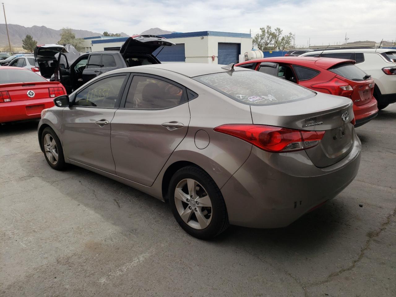 Photo 3 from auction – 2011 HYUNDAI ELANTRA GL with VIN 5NPDH4AE6BH045364