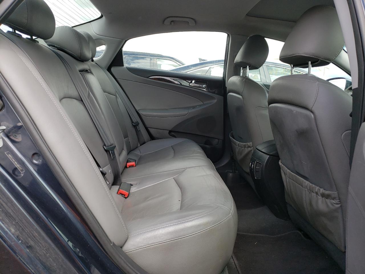 Photo 6 from auction – 2011 HYUNDAI SONATA SE with VIN 5NPEC4AC4BH305312