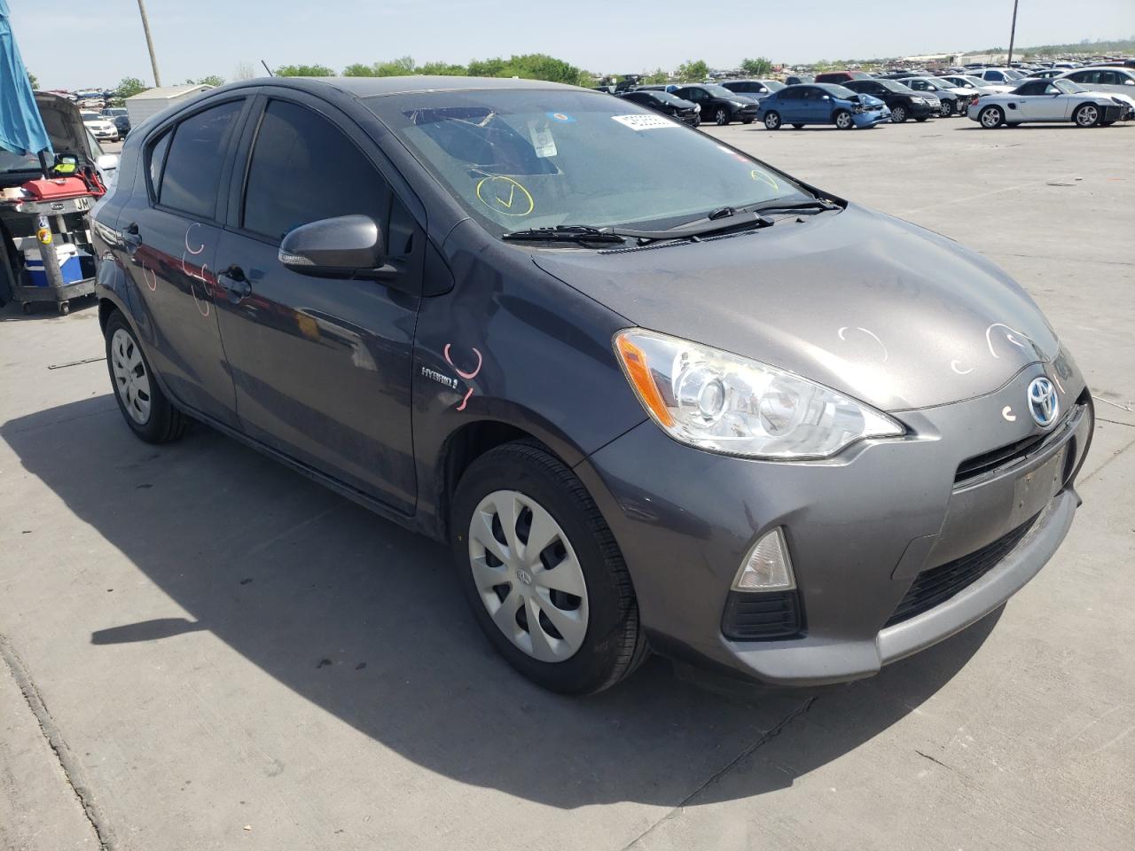 TOYOTA PRIUS C 2014 with VIN JTDKDTB32E1076648 - Photo from auction