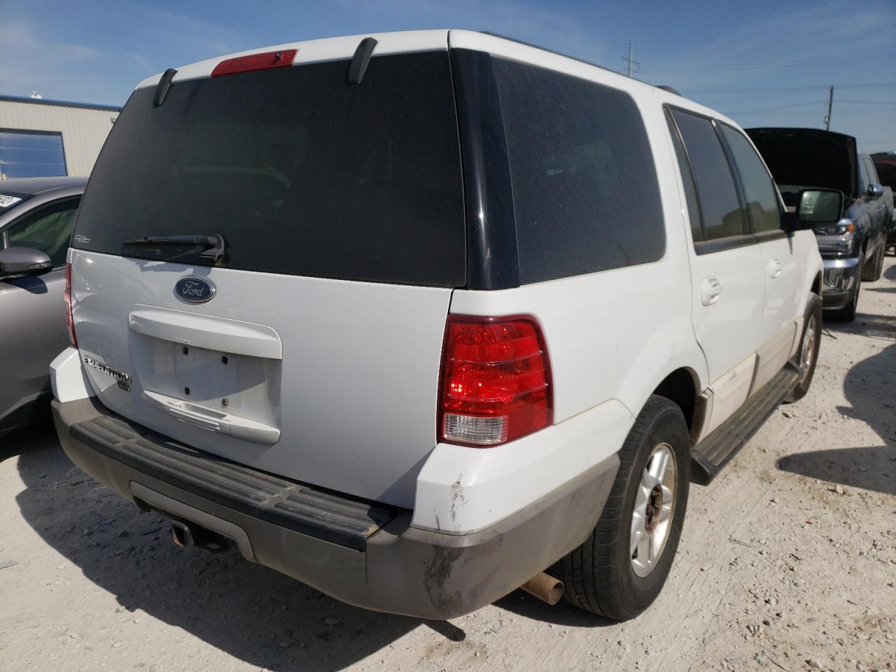 Photo 4 from auction – 2003 FORD EXPEDITION with VIN 1FMPU15L13LB81703