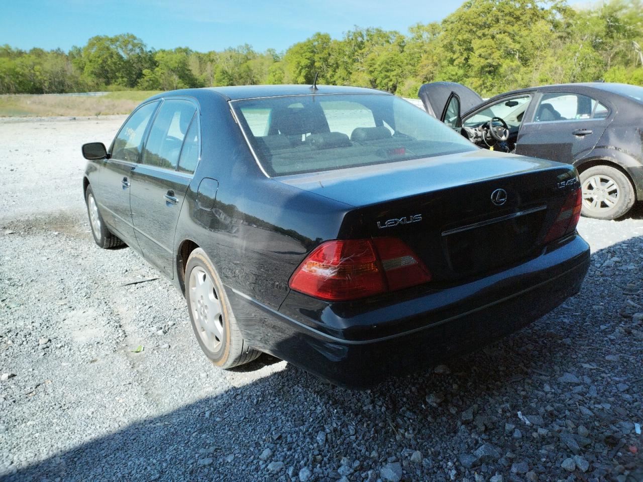 Photo 3 from auction – 2001 LEXUS LS 430 with VIN JTHBN30F910003432