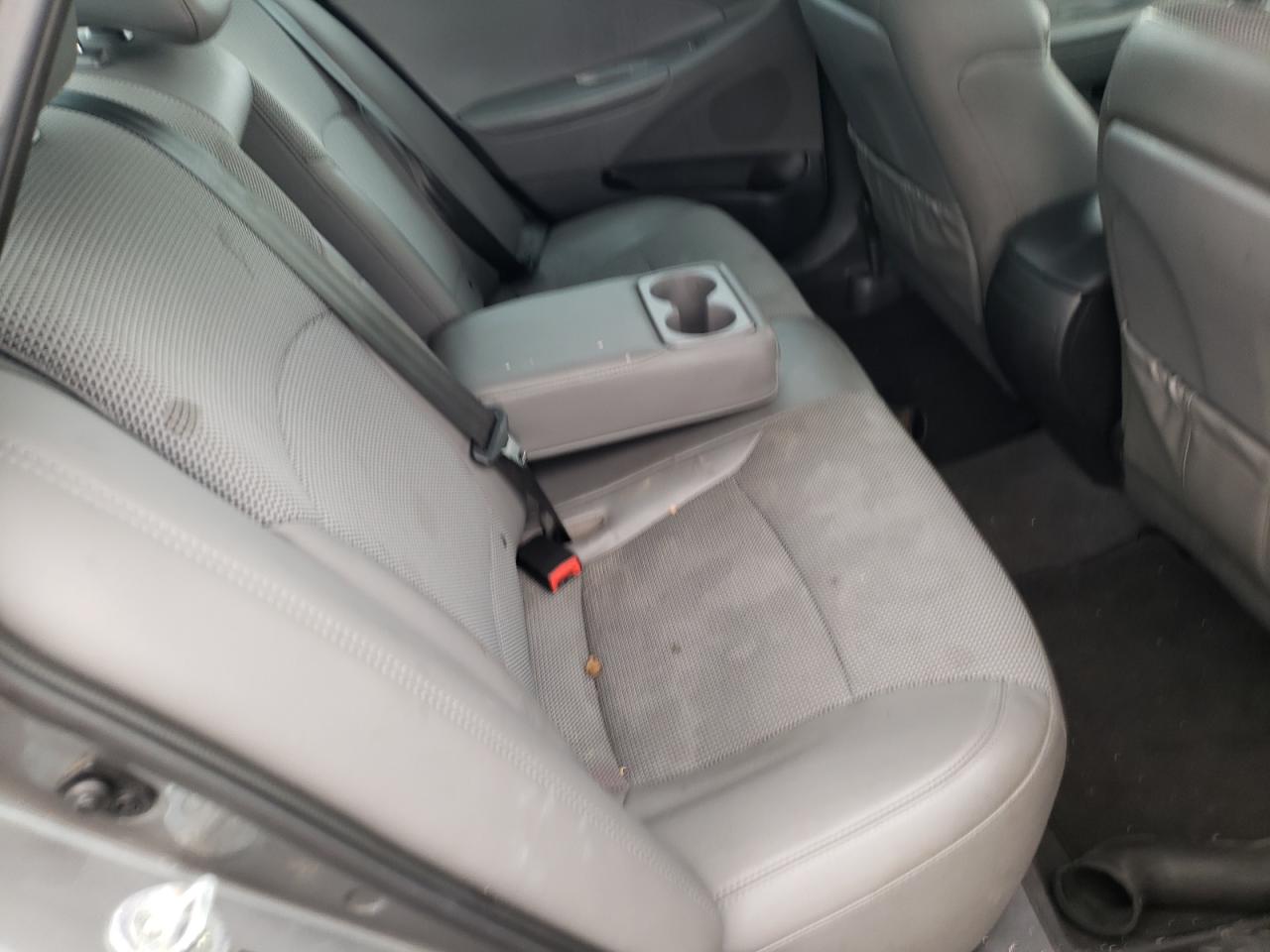 Photo 6 from auction – 2014 HYUNDAI SONATA SE with VIN 5NPEC4AC5EH825491
