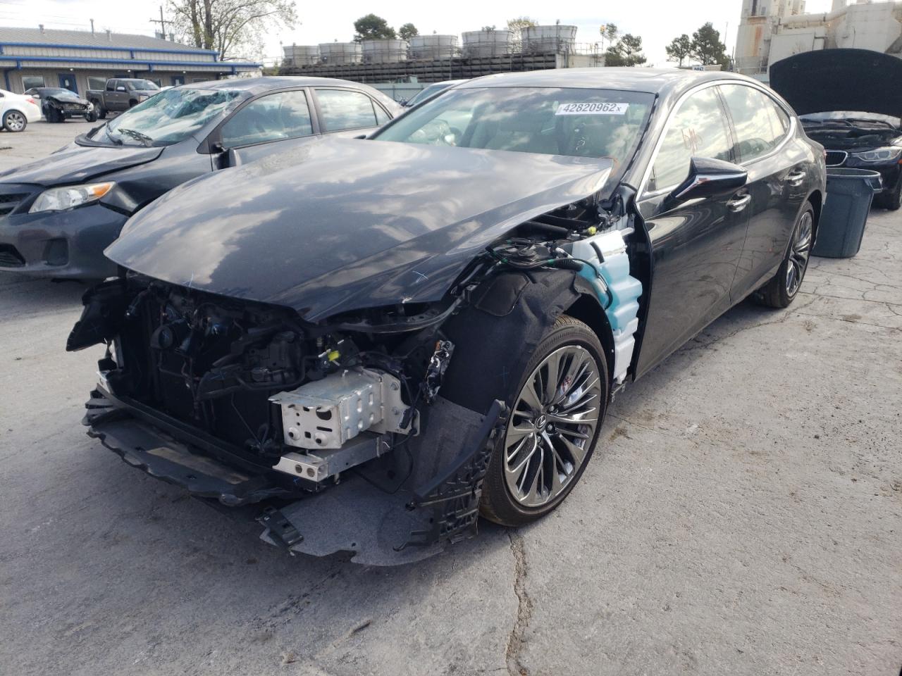 Photo 2 from auction – 2020 LEXUS LS 500 BAS with VIN JTHD51FF8L5012312