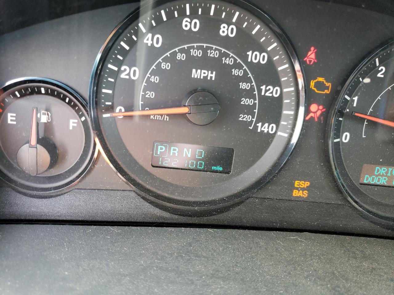 Photo 8 from auction – 2006 JEEP GRAND CHER with VIN 1J4HR48N26C112493