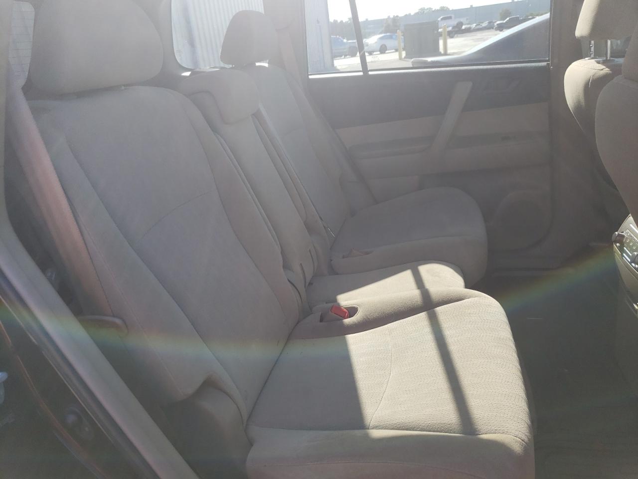 Photo 6 from auction – 2012 TOYOTA HIGHLANDER with VIN 5TDZK3EH3CS068375