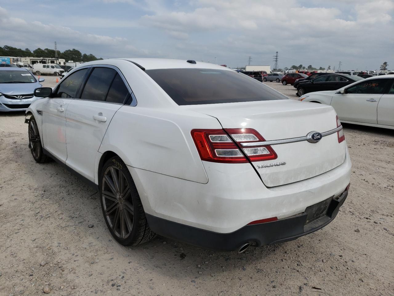 Photo 3 from auction – 2016 FORD TAURUS SE with VIN 1FAHP2D82GG125339