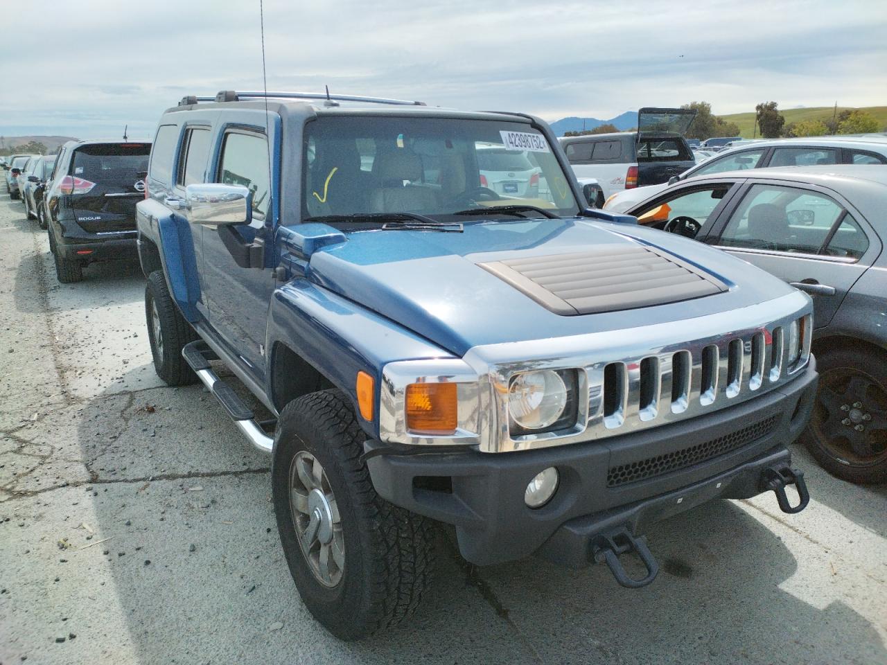 HUMMER H3 2006 with VIN 5GTDN136068143431 - Photo from auction