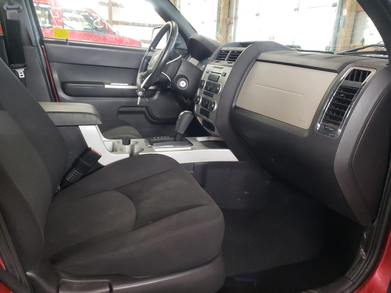 Photo 5 from auction – 2008 MERCURY MARINER with VIN 4M2CU81118KJ37630