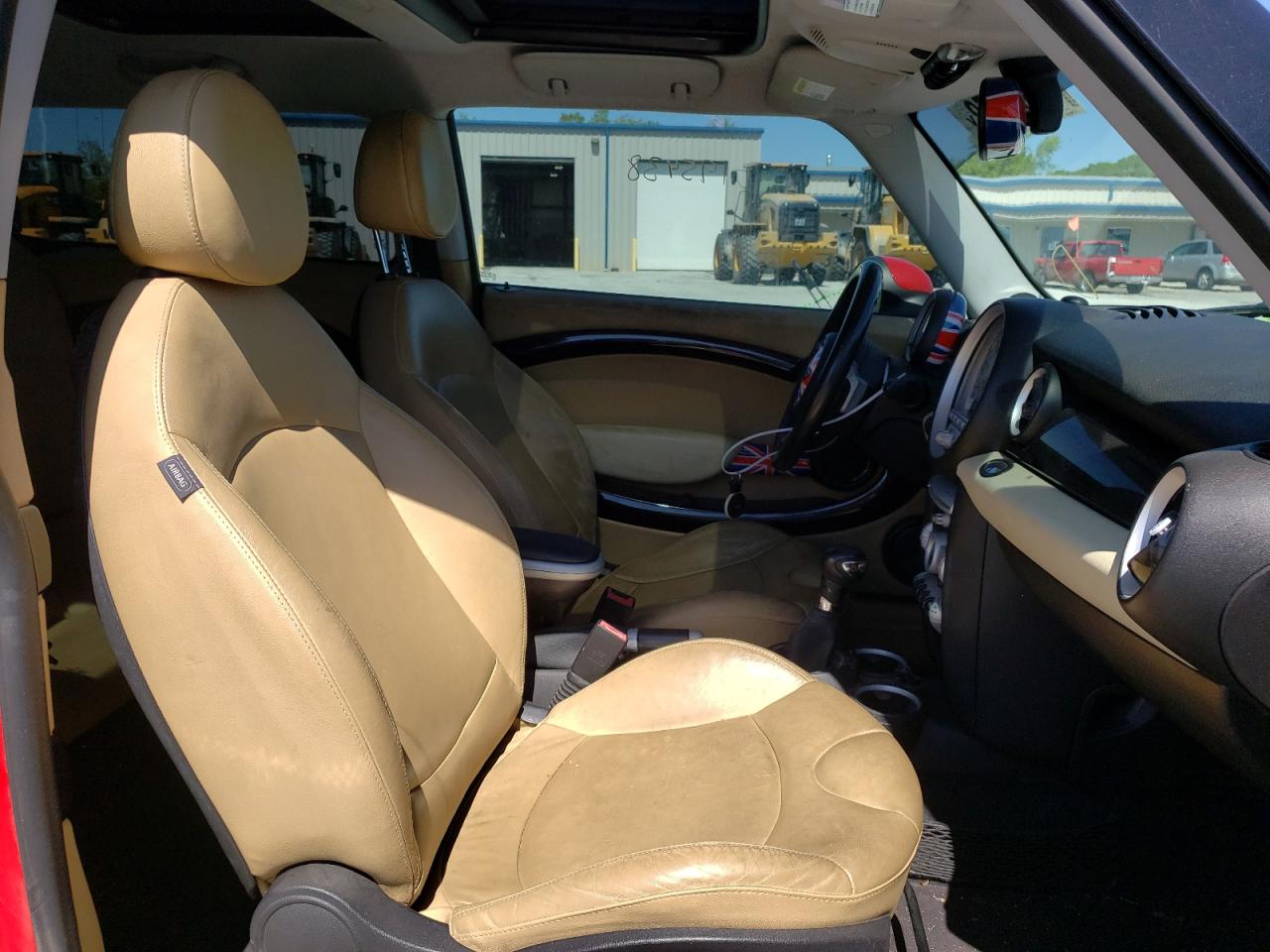 Photo 5 from auction – 2009 MINI COOPER S C with VIN WMWMM33539TP91115