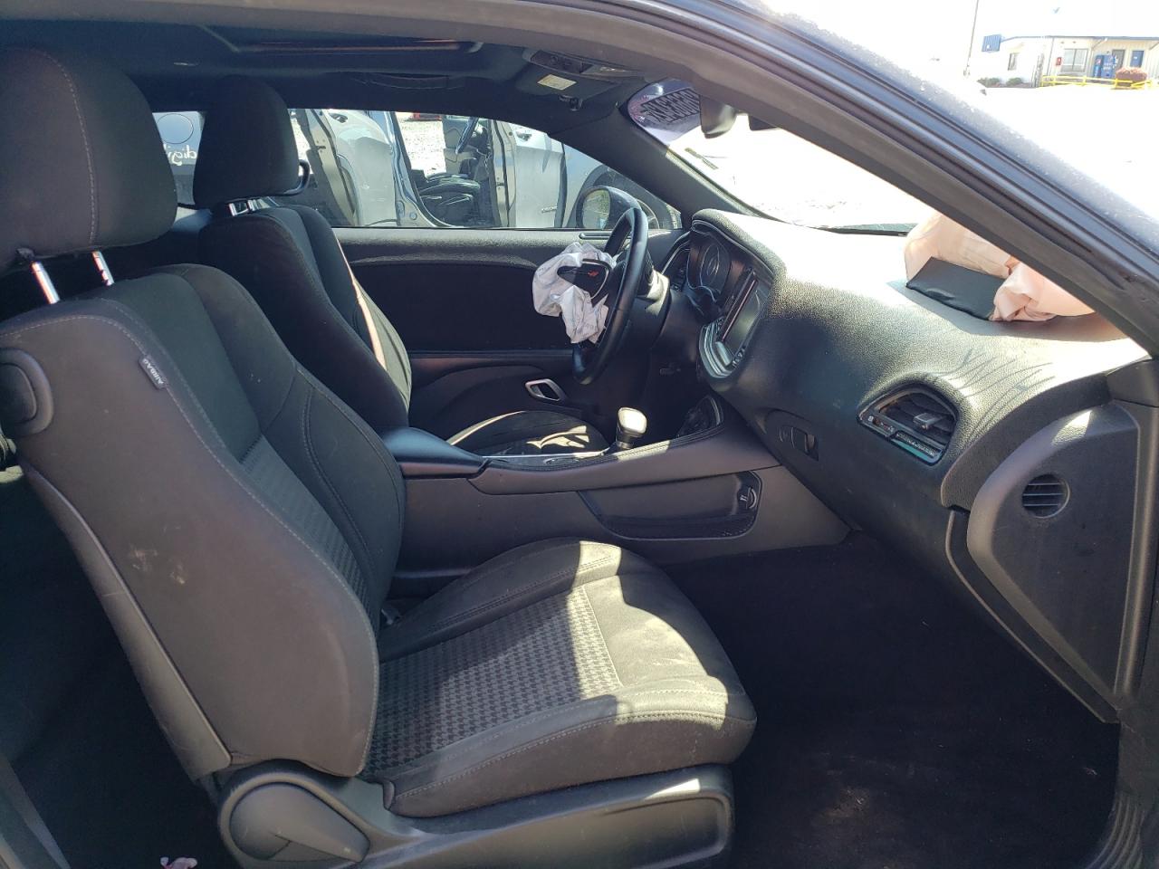 Photo 5 from auction – 2016 DODGE CHALLENGER with VIN 2C3CDZAG5GH166235