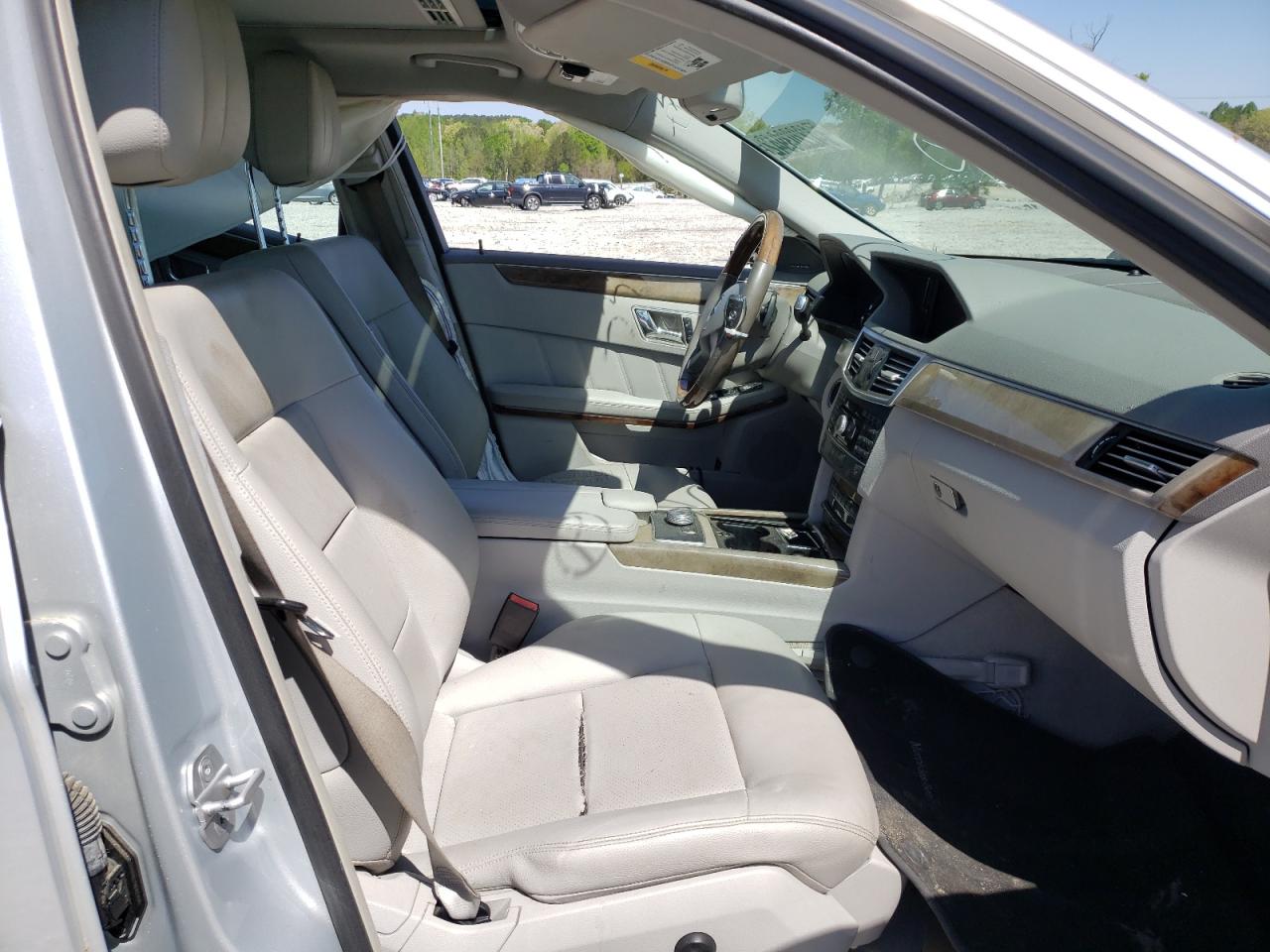 Photo 5 from auction – 2011 MERCEDES-BENZ E 350 4MAT with VIN WDDHF8HB4BA343323