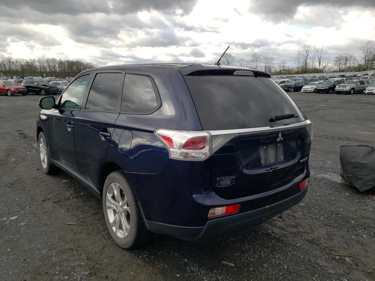 Photo 3 from auction – 2014 MITSUBISHI OUTLANDER with VIN JA4AD3A39EZ016391