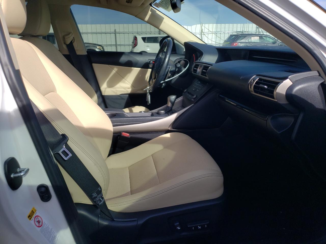 Photo 5 from auction – 2016 LEXUS IS with VIN JTHCM1D20G5004595