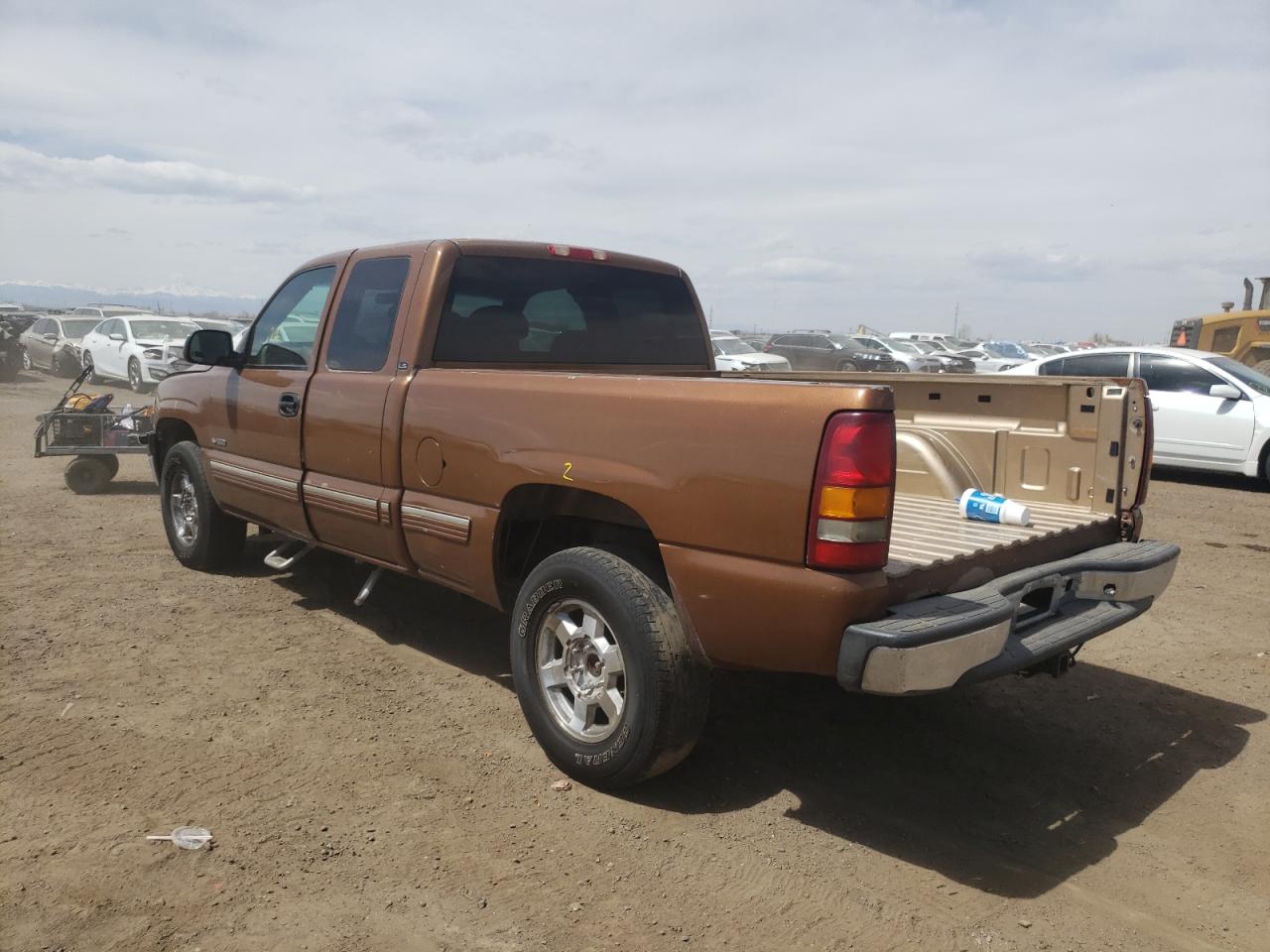 Photo 3 from auction – 2001 CHEVROLET SILVERADO with VIN 1GCEK19T71E183405