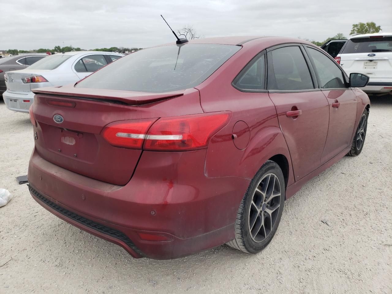 Photo 4 from auction – 2016 FORD FOCUS SE with VIN 1FADP3F2XGL360513