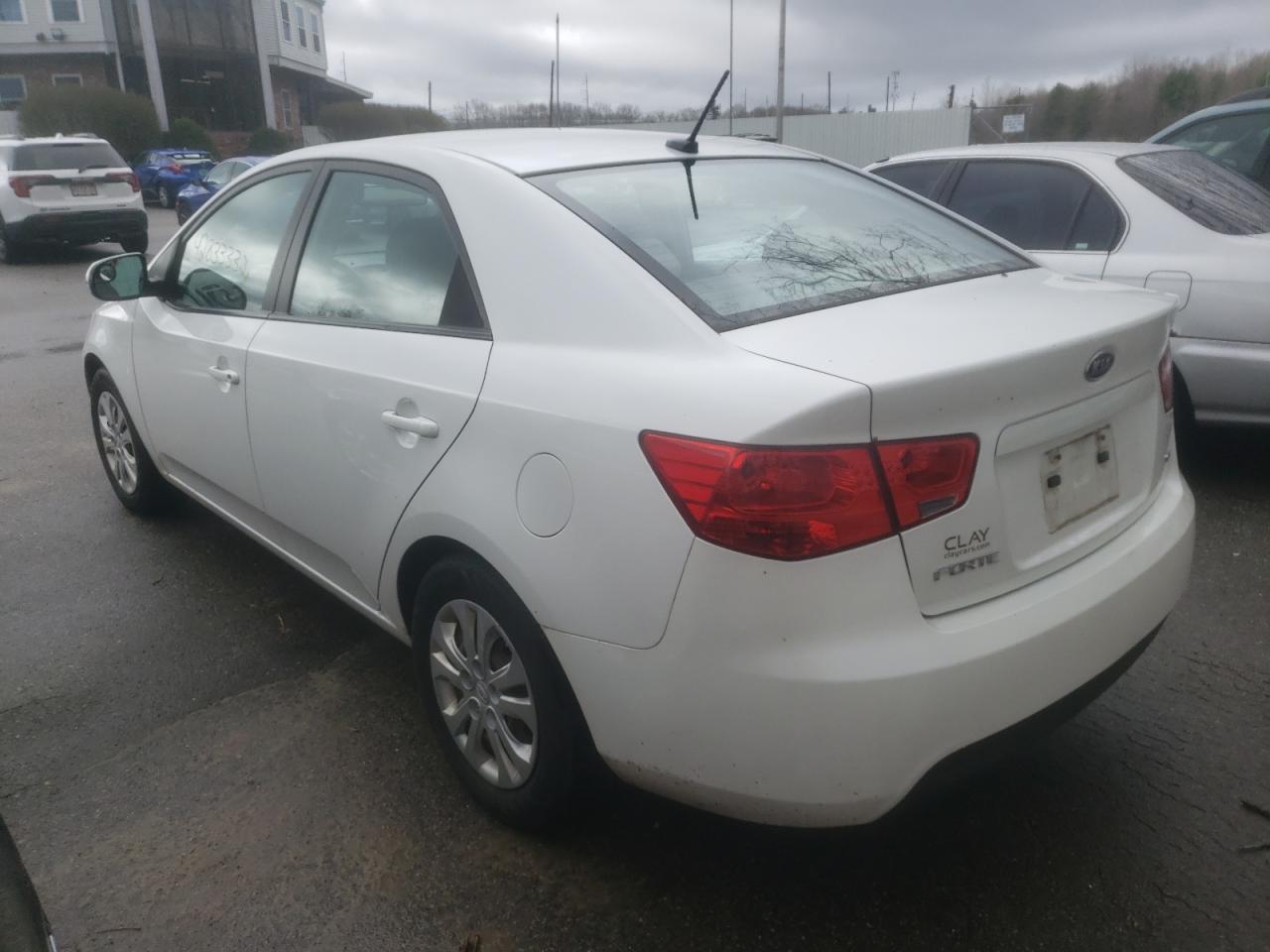 Photo 3 from auction – 2011 KIA FORTE EX with VIN KNAFU4A22B5380340