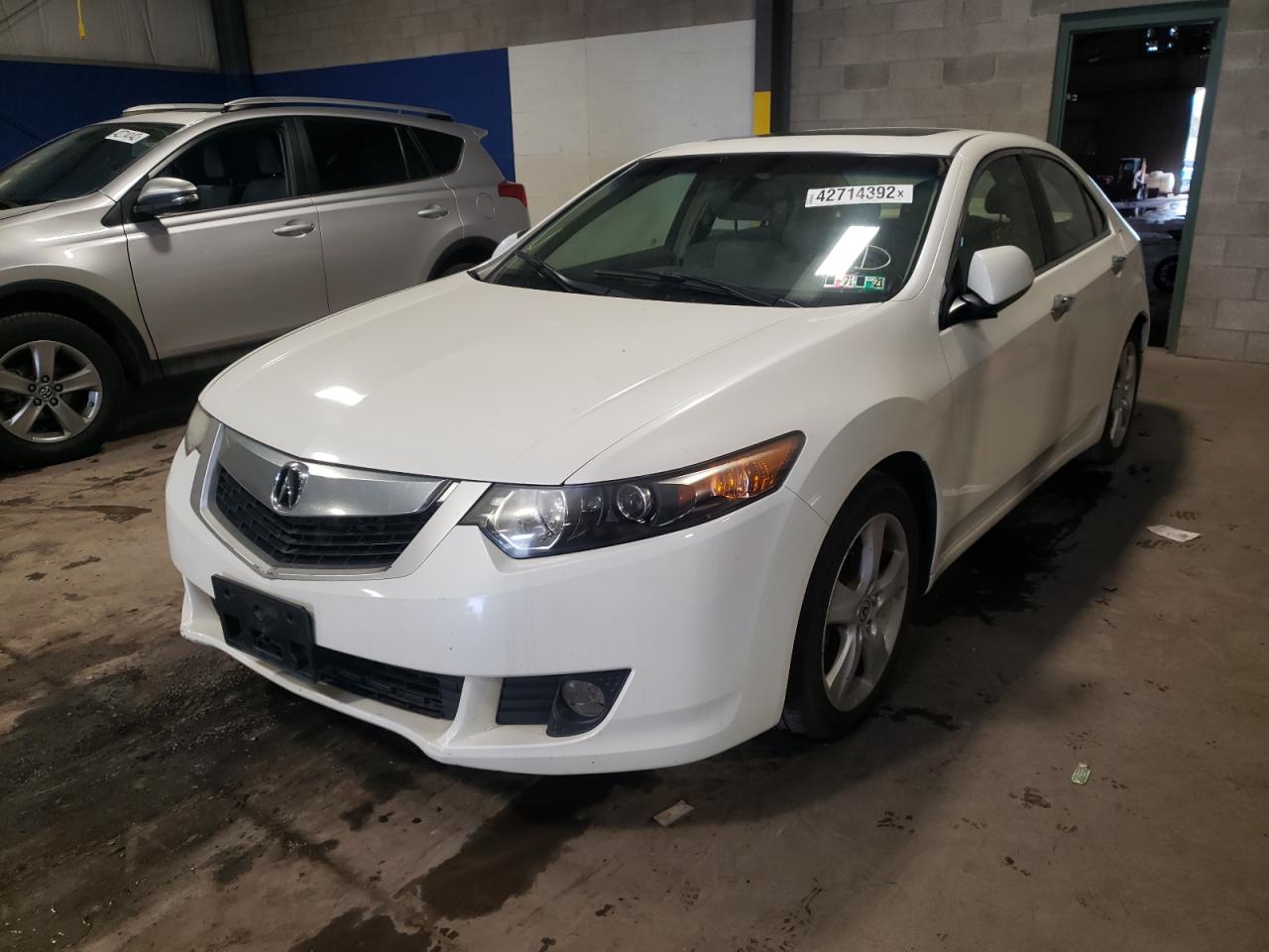 Photo 2 from auction – 2010 ACURA TSX with VIN JH4CU2F60AC034334