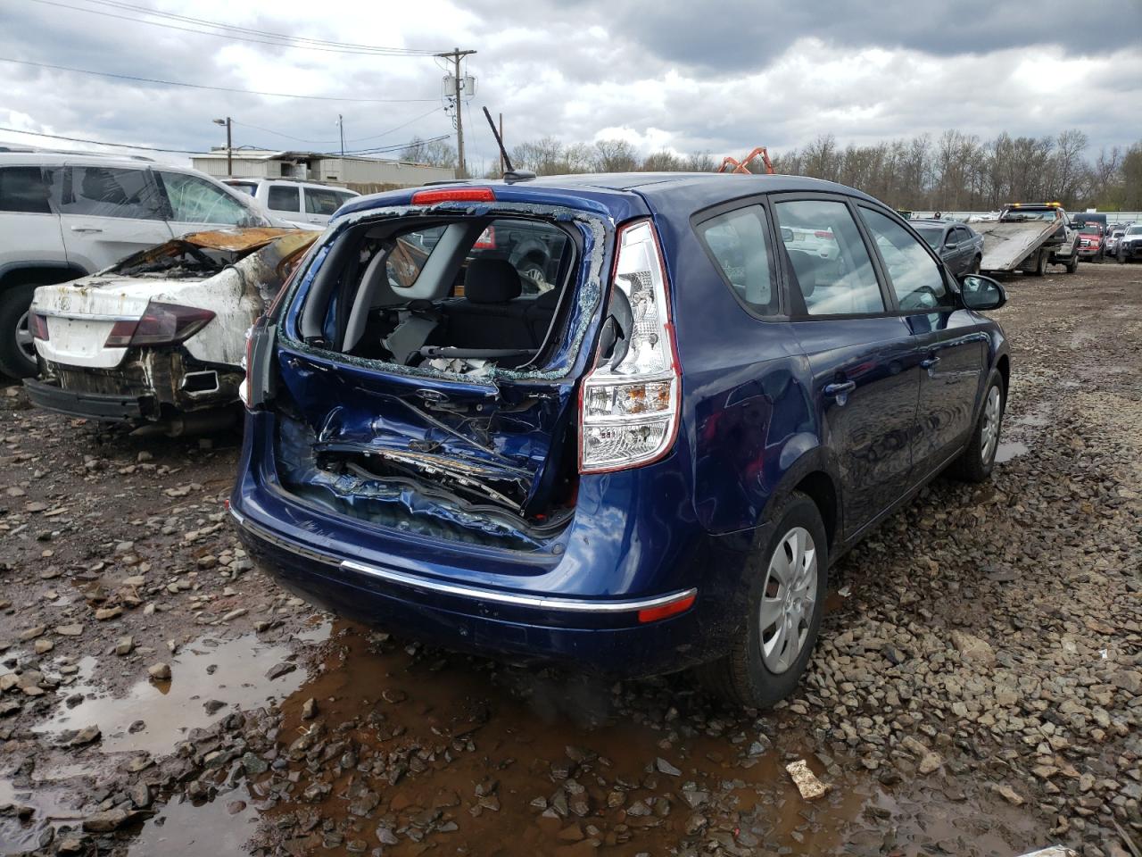 Photo 4 from auction – 2011 HYUNDAI ELANTRA TO with VIN KMHDB8AEXBU121906