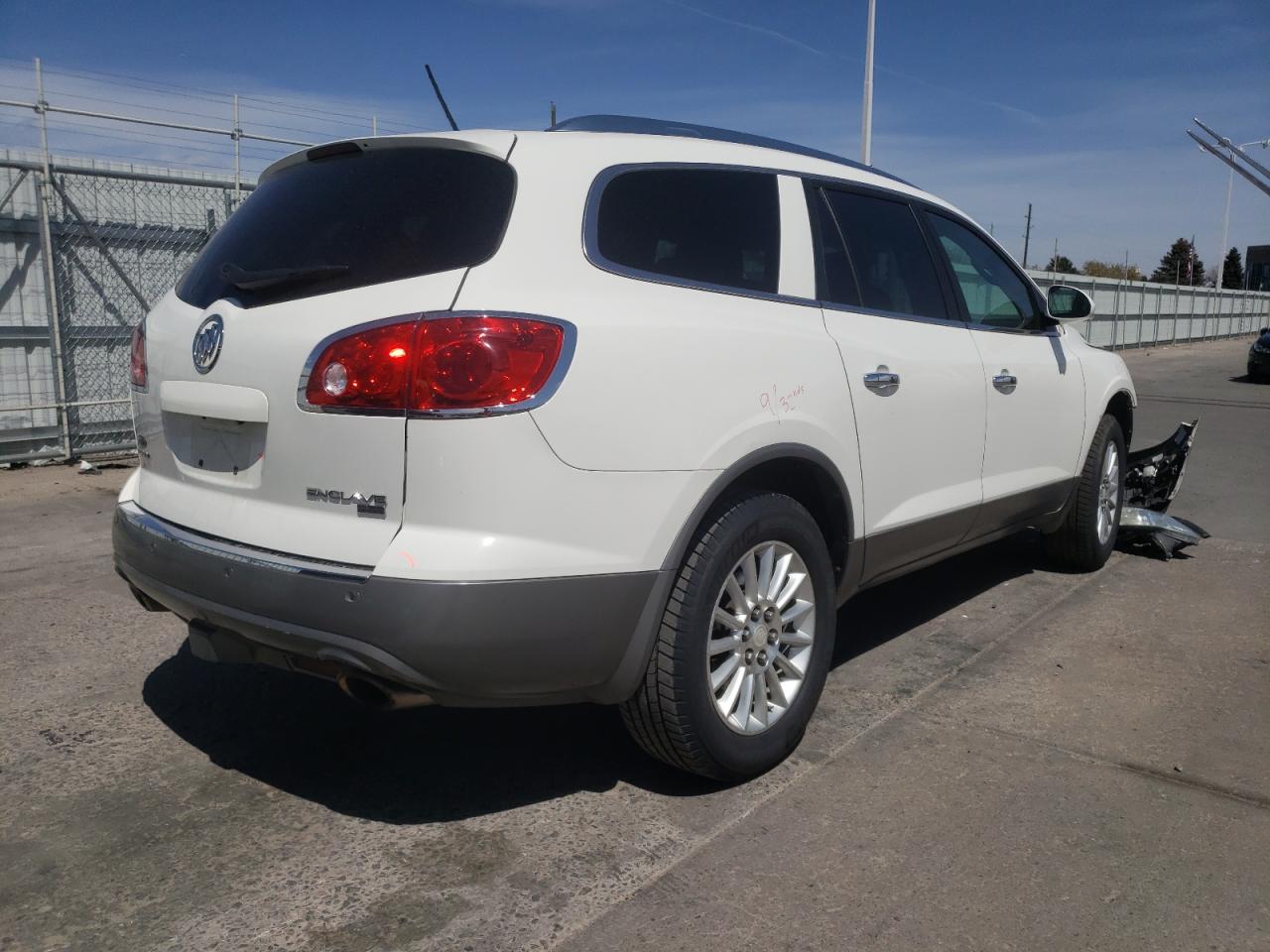 Photo 4 from auction – 2011 BUICK ENCLAVE CX with VIN 5GAKVBED5BJ278845