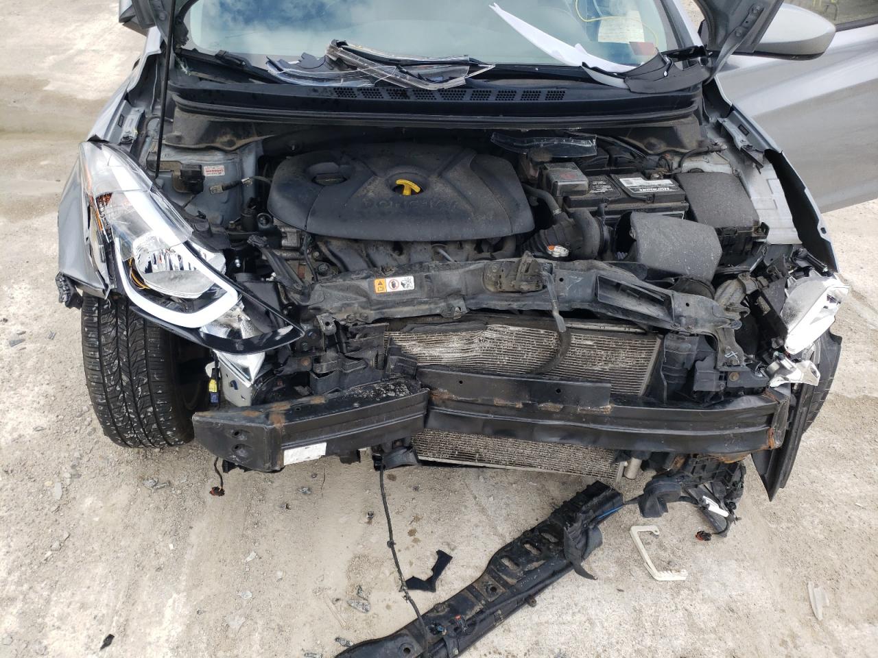 Photo 7 from auction – 2016 HYUNDAI ELANTRA SE with VIN 5NPDH4AE1GH757997