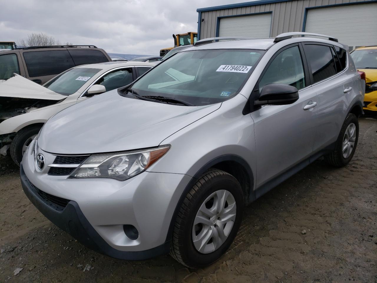 Photo 2 from auction – 2014 TOYOTA RAV4 LE with VIN 2T3BFREV3EW163535