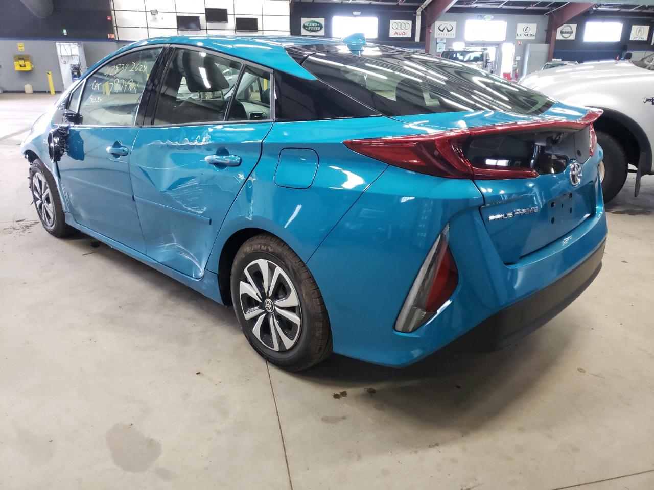 Photo 3 from auction – 2017 TOYOTA PRIUS PRIM with VIN JTDKARFP7H3032985