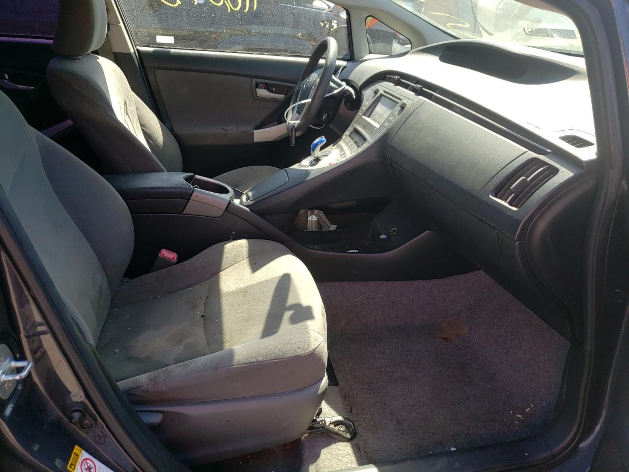 Photo 5 from auction – 2013 TOYOTA PRIUS with VIN JTDKN3DU2D1648545