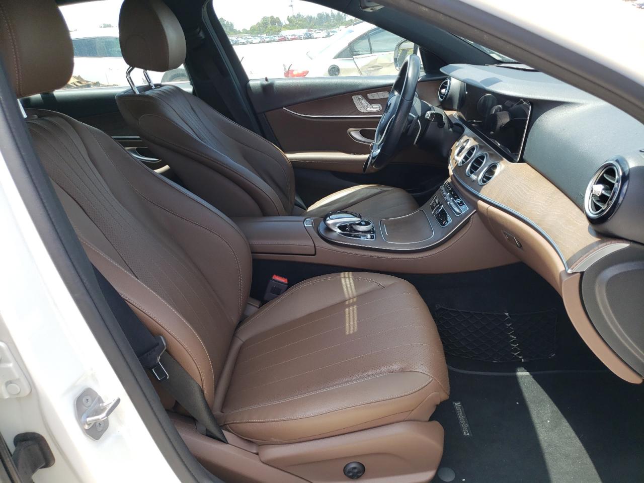 Photo 5 from auction – 2018 MERCEDES-BENZ E 300 with VIN WDDZF4JB3JA313509