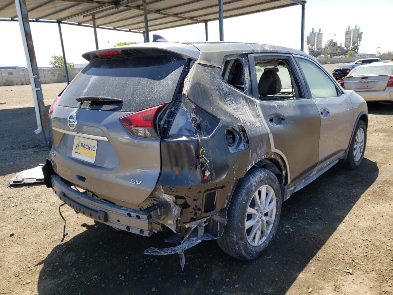 Photo 4 from auction – 2018 NISSAN ROGUE S with VIN KNMAT2MT2JP515859