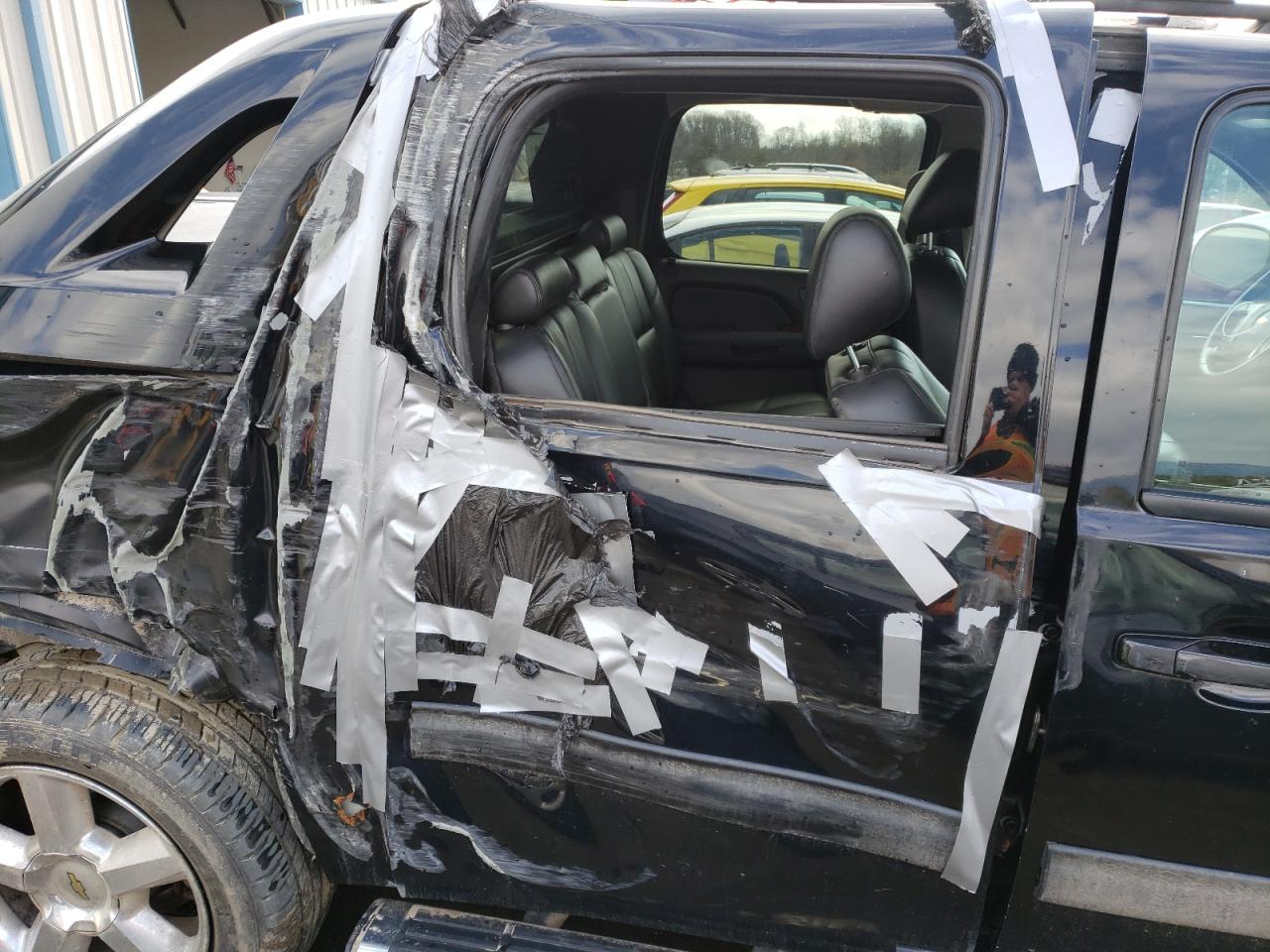 Photo 9 from auction – 2013 CHEVROLET AVALANCHE with VIN 3GNTKFE77DG289743