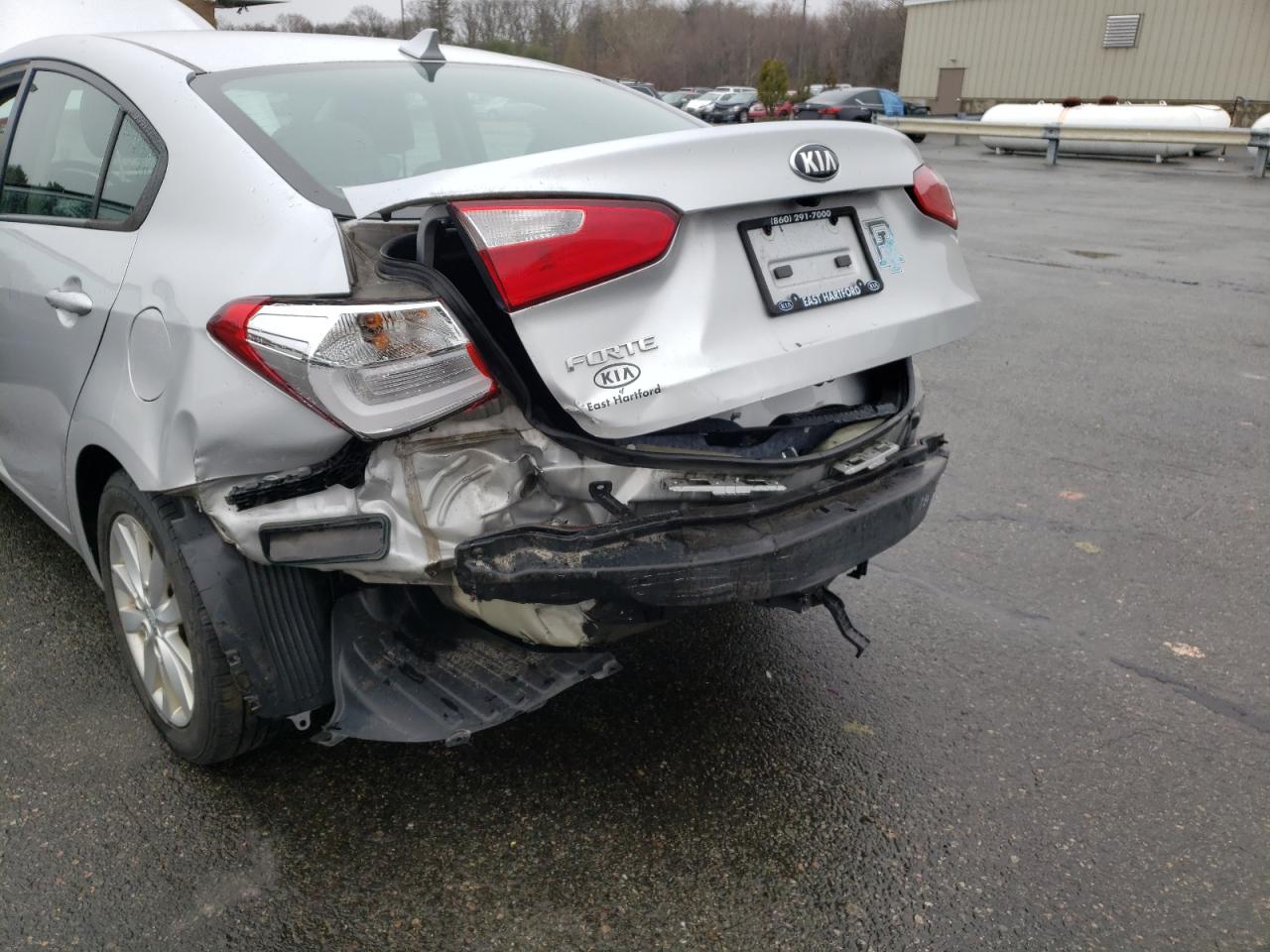 Photo 9 from auction – 2016 KIA FORTE LX with VIN KNAFX4A61G5551578