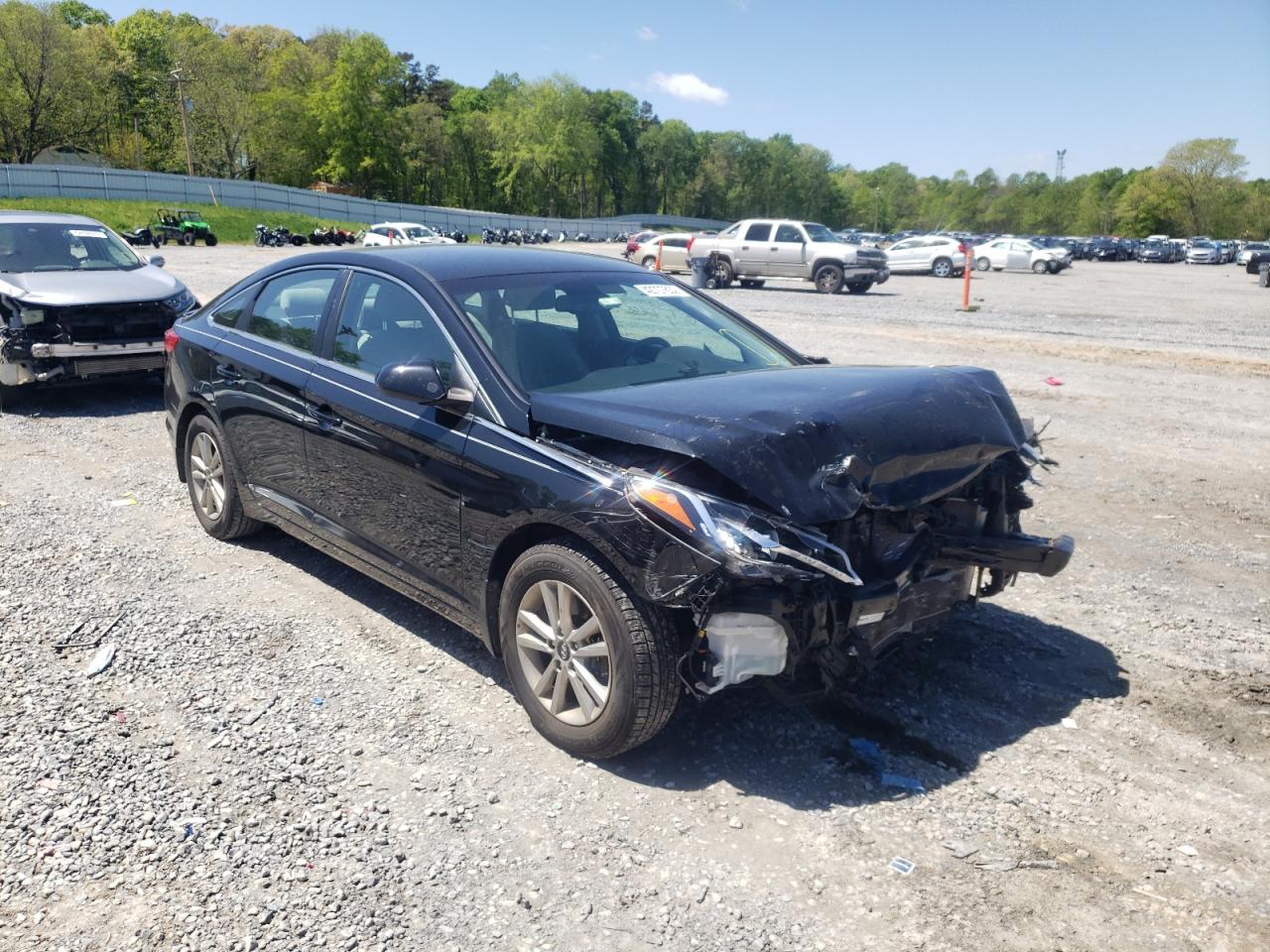 HYUNDAI SONATA SE 2017 with VIN 5NPE24AF1HH463502 - Photo from auction