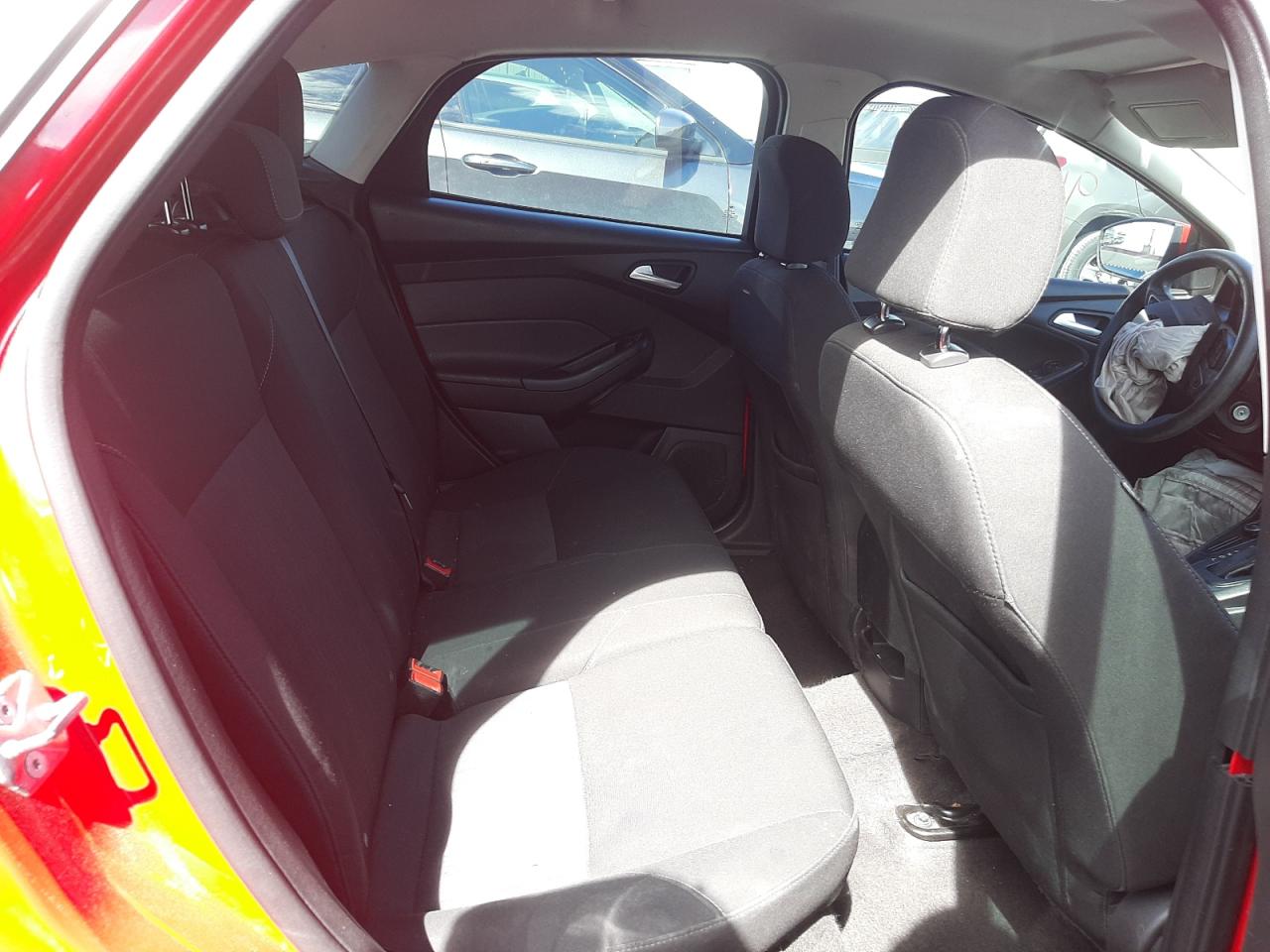 Photo 6 from auction – 2015 FORD FOCUS SE with VIN 1FADP3K28FL288750