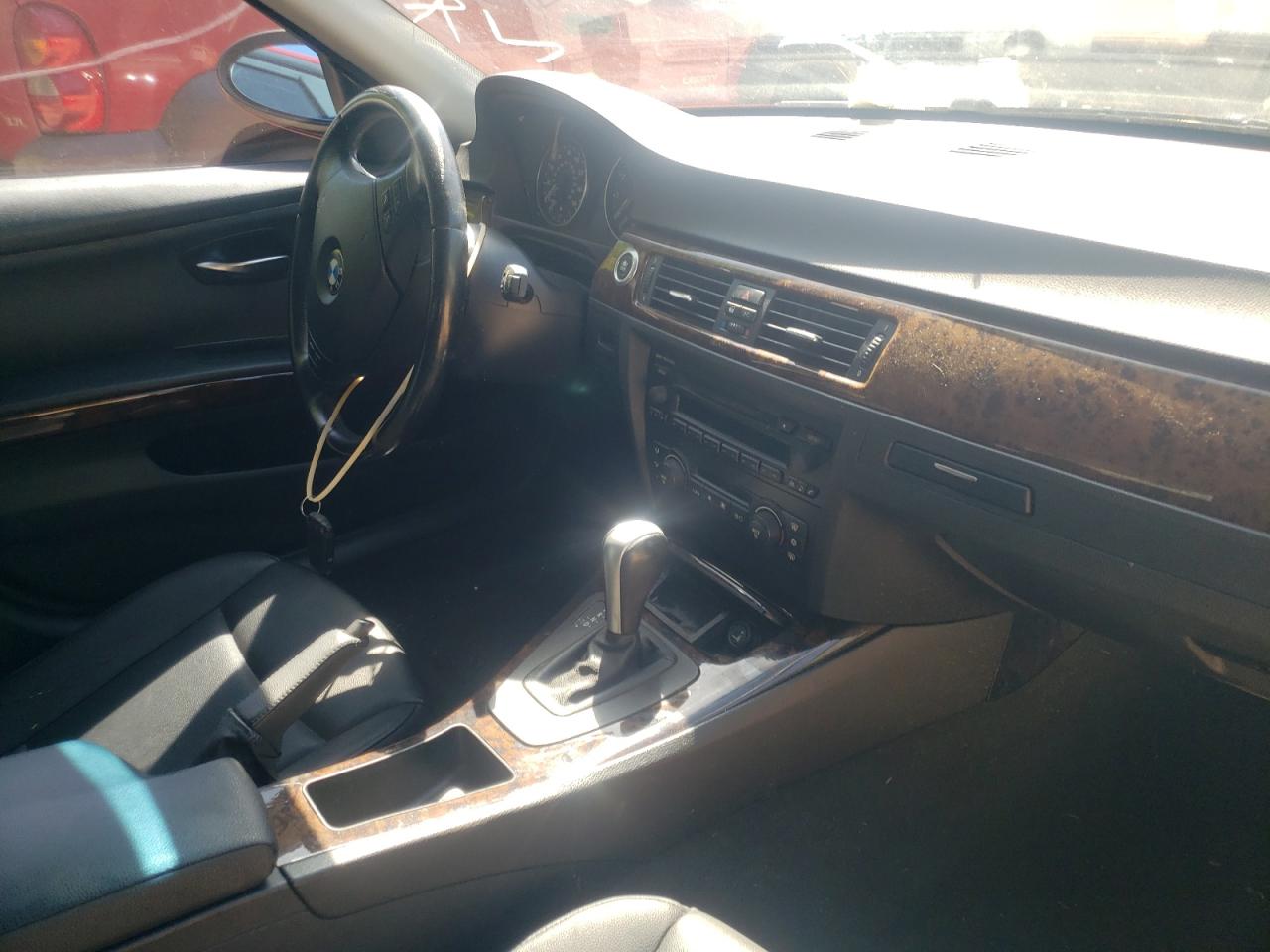 Photo 9 from auction – 2006 BMW 325 I AUTO with VIN WBAVB17586NK36041