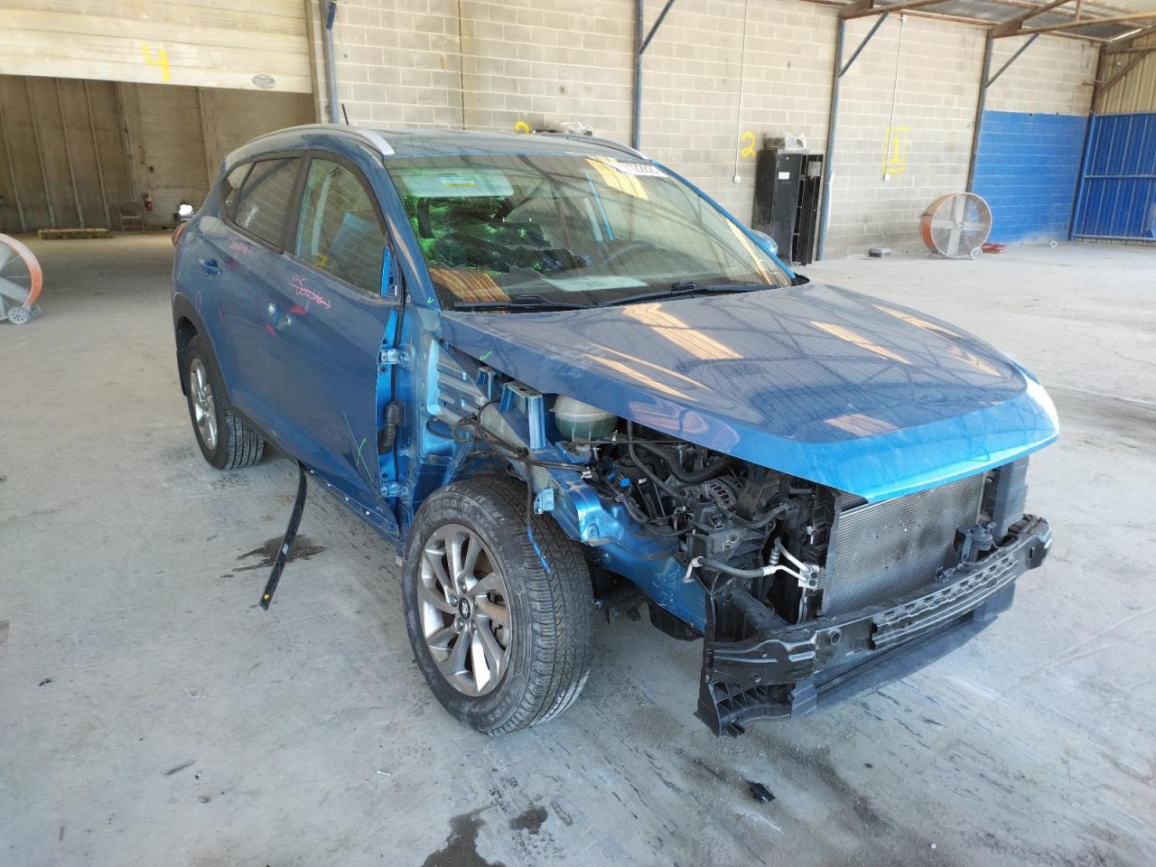 HYUNDAI TUCSON LIM 2016 with VIN KM8J33A43GU175579 - Photo from auction