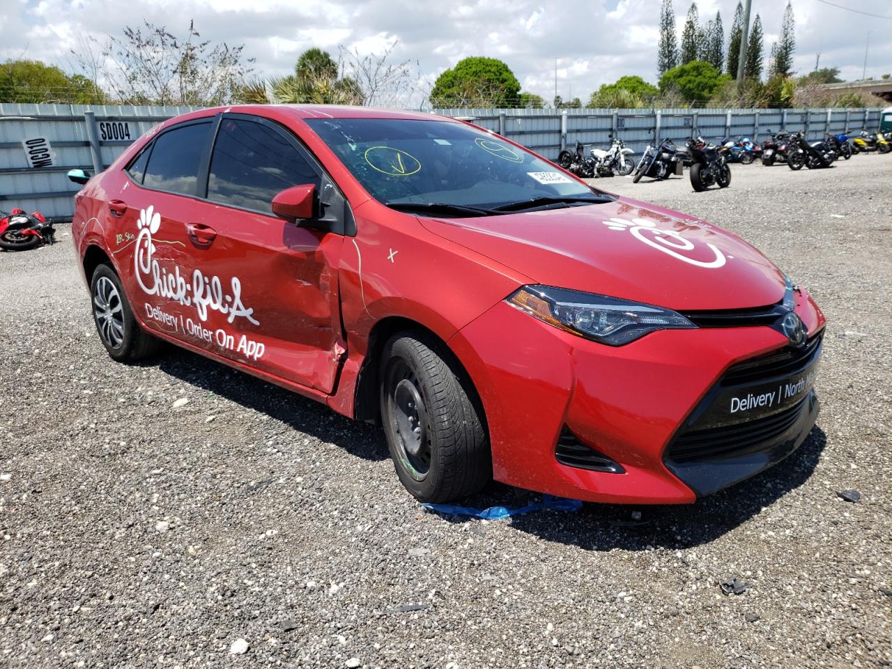 TOYOTA COROLLA L 2018 with VIN 5YFBURHE2JP850205 - Photo from auction