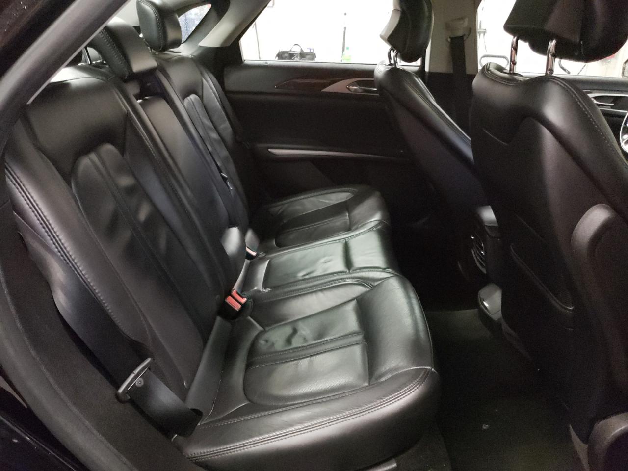Photo 6 from auction – 2016 LINCOLN MKZ with VIN 3LN6L2J90GR616393