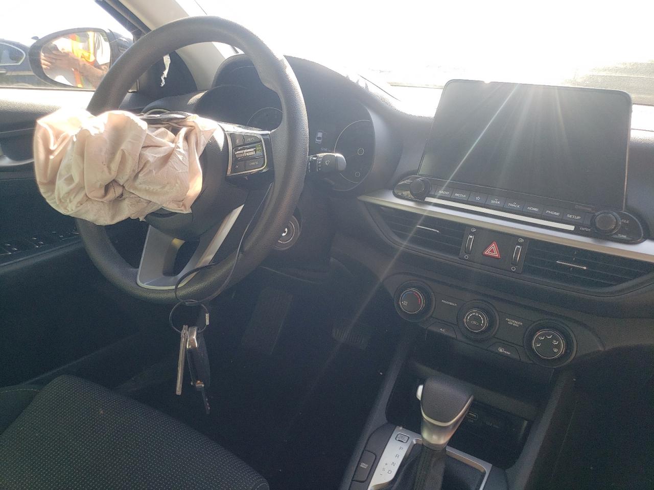 Photo 9 from auction – 2021 KIA FORTE FE with VIN 3KPF24AD6ME319641