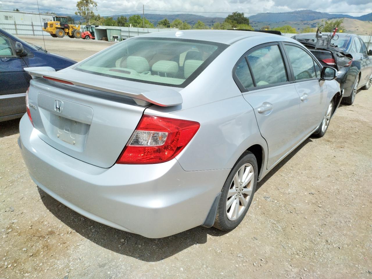Foto 4 de la subasta – 2012 HONDA CIVIC EXL con VIN 2HGFB2F92CH538447