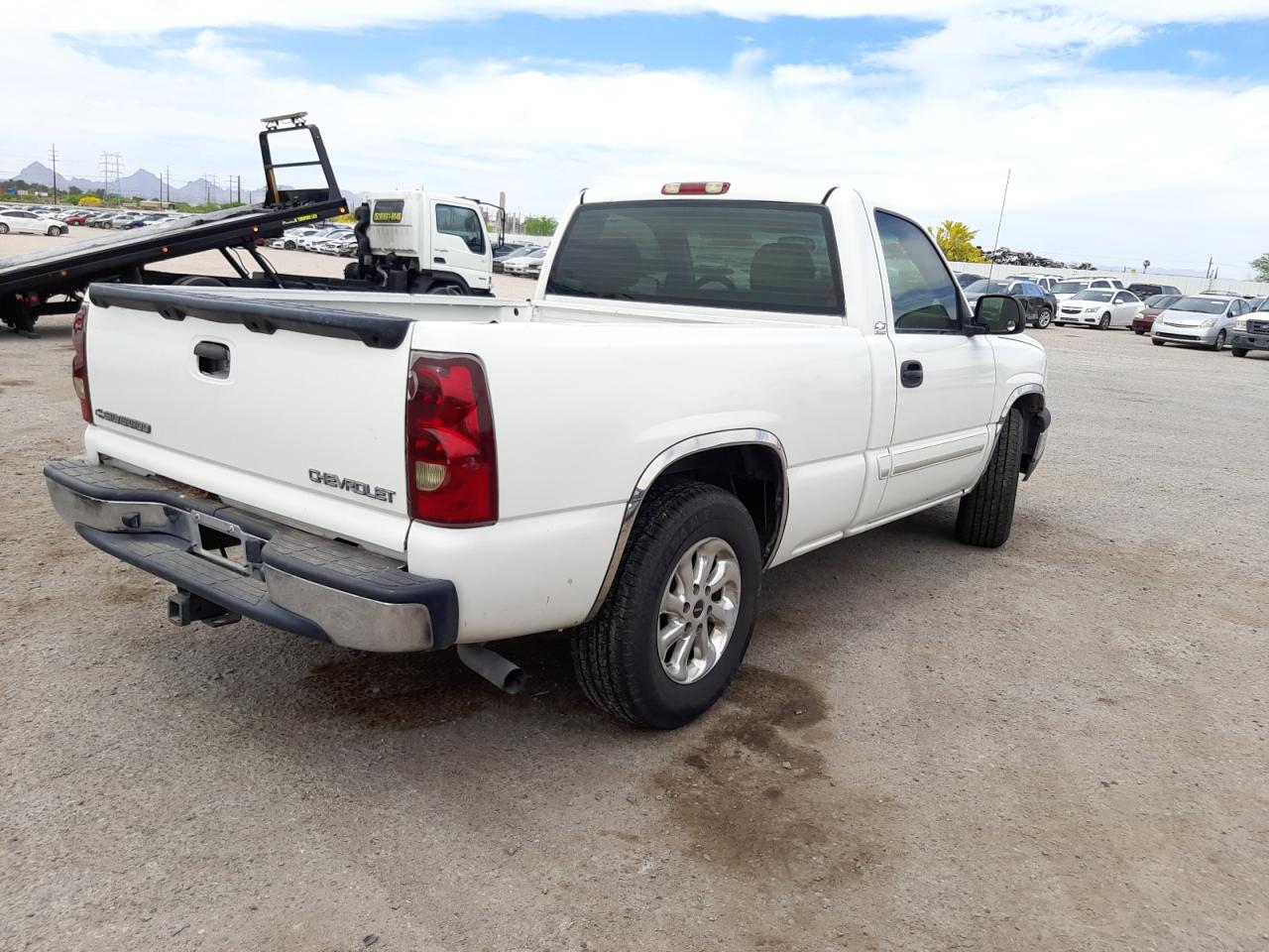 Photo 4 from auction – 2003 CHEVROLET SILVERADO with VIN 1GCEC14X63Z120251