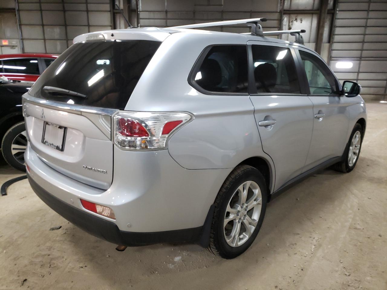 Photo 4 from auction – 2014 MITSUBISHI OUTLANDER with VIN JA4AZ3A35EZ002344