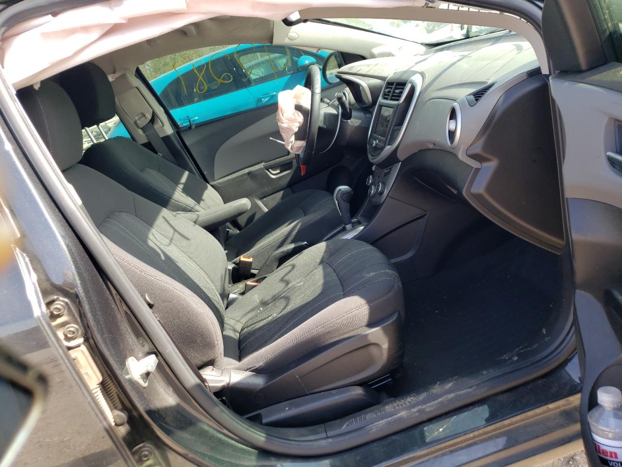 Photo 5 from auction – 2019 CHEVROLET SONIC LT with VIN 1G1JD5SB3K4114504