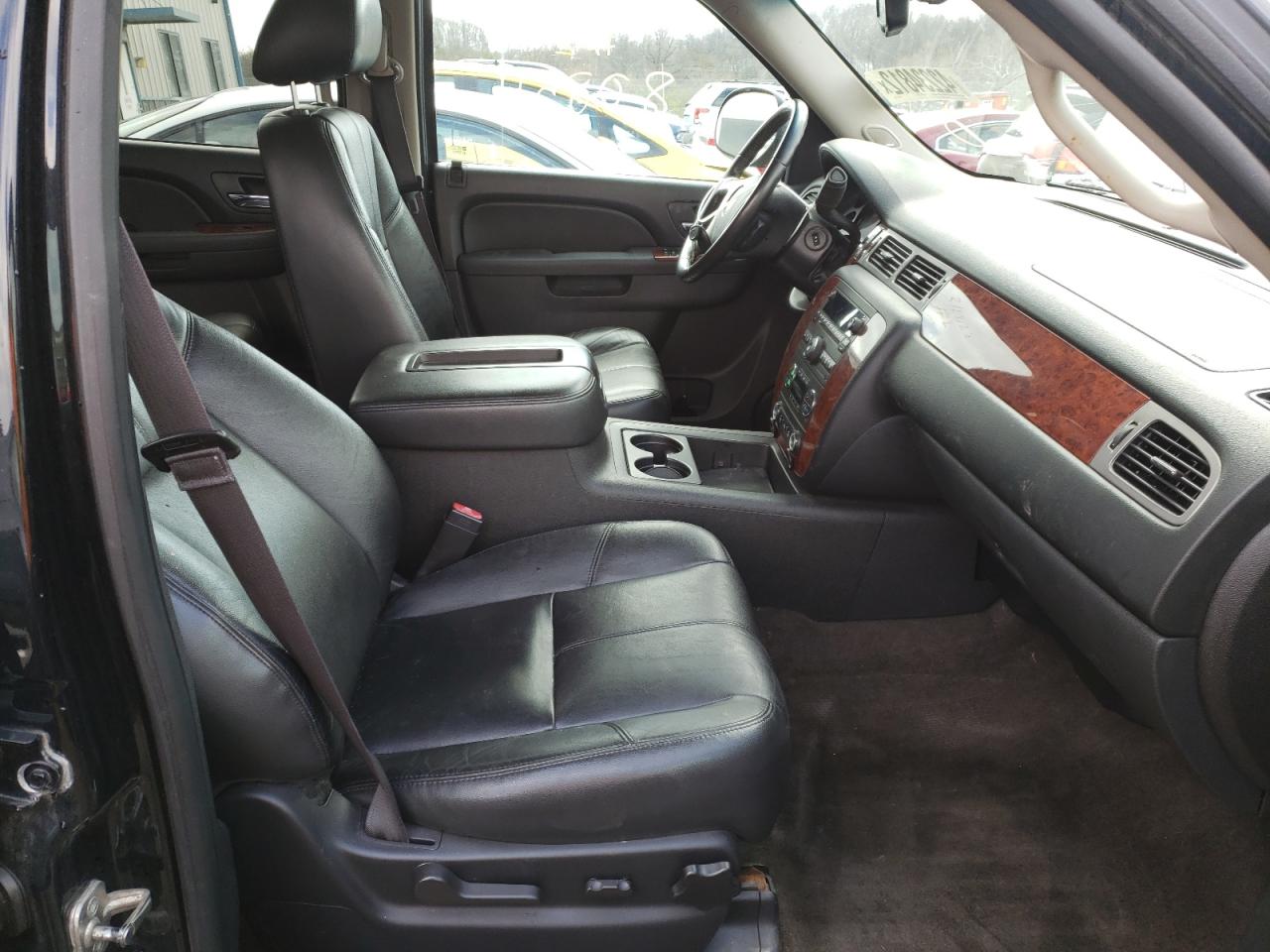 Photo 5 from auction – 2013 CHEVROLET AVALANCHE with VIN 3GNTKFE77DG289743