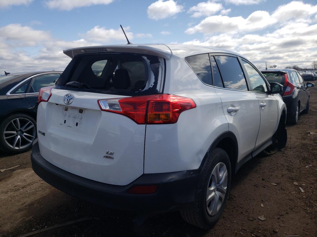 Photo 4 from auction – 2015 TOYOTA RAV4 LE with VIN JTMBFREV2FJ045105