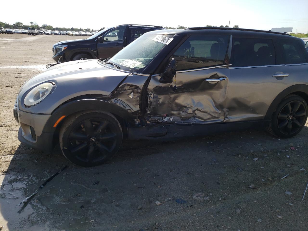 Photo 9 from auction – 2016 MINI COOPER CLU with VIN WMWLN5C57G2E31100