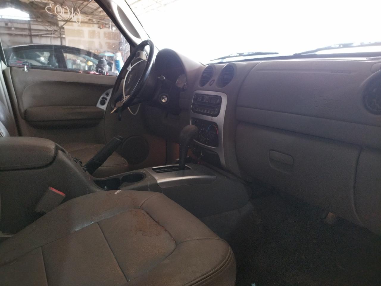 Photo 5 from auction – 2002 JEEP LIBERTY LI with VIN 1J4GL58K52W300832