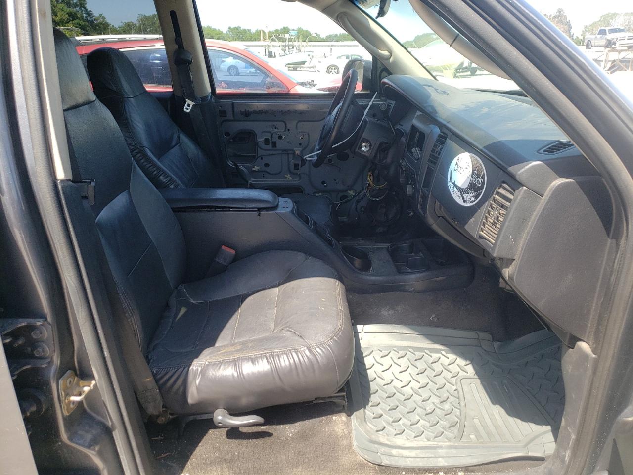 Photo 5 from auction – 2002 DODGE DURANGO SP with VIN 1B4HR38N02F208791