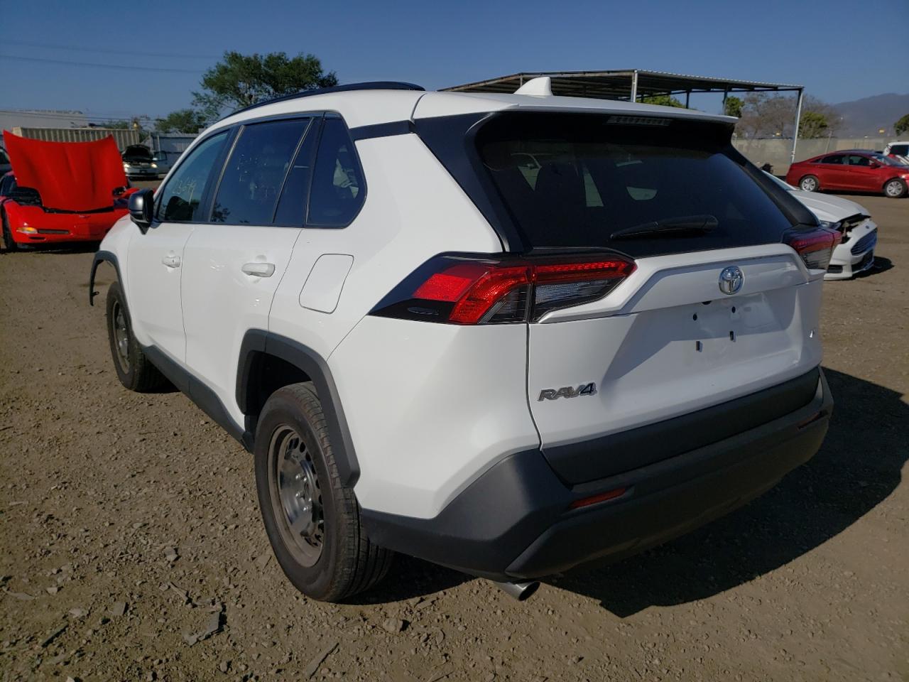 Photo 3 from auction – 2021 TOYOTA RAV4 LE with VIN 2T3H1RFV2MW121377